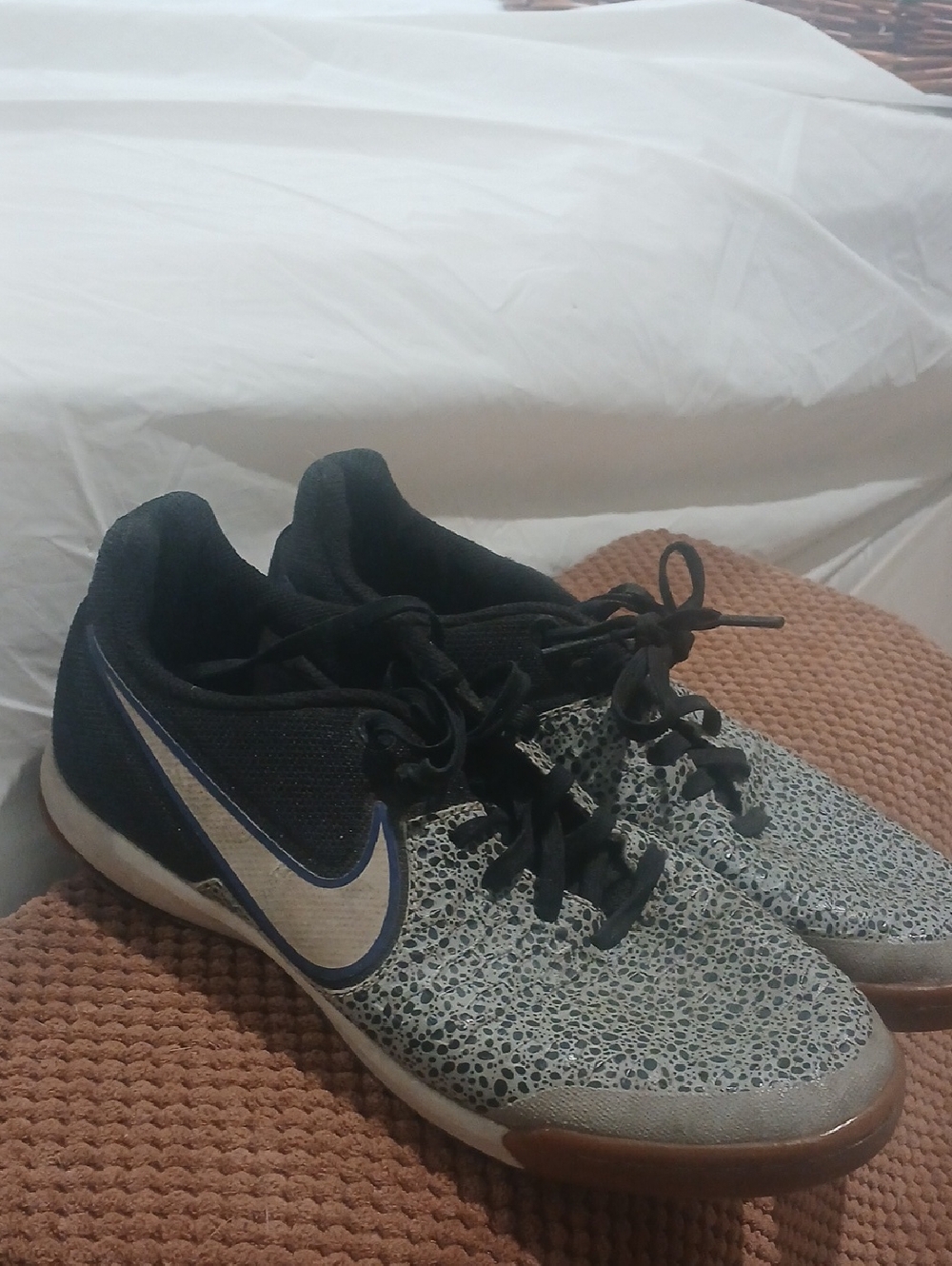 Nike MagistaX Pro IC Futsal Black & Gray Speckled Training Shoes